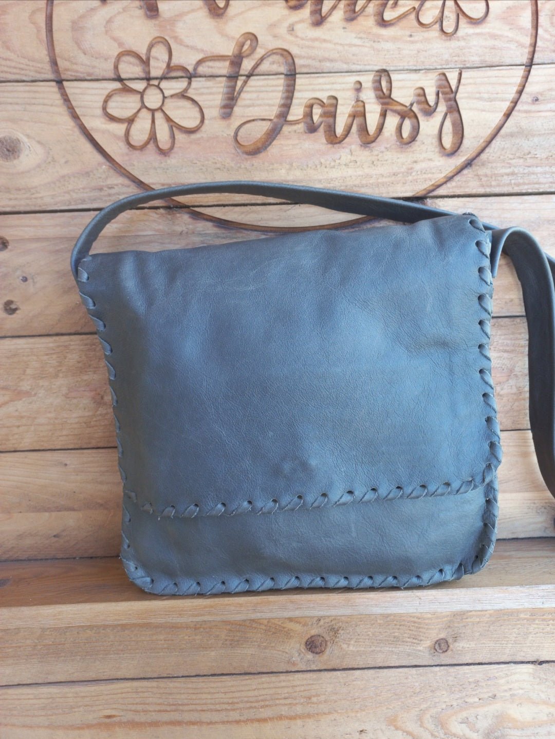 Classic Flap Large - Rustic Daisy