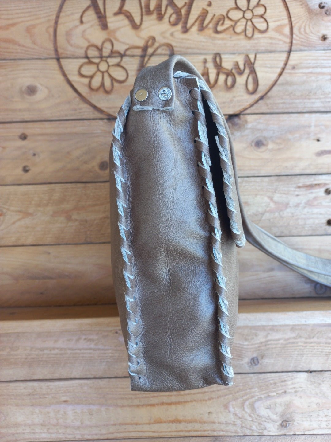 Classic Flap Large - Rustic Daisy