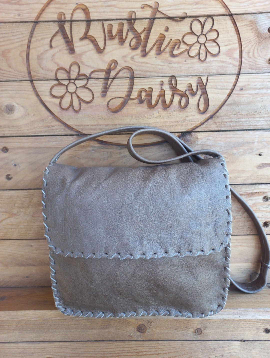 Classic Flap Large - Rustic Daisy